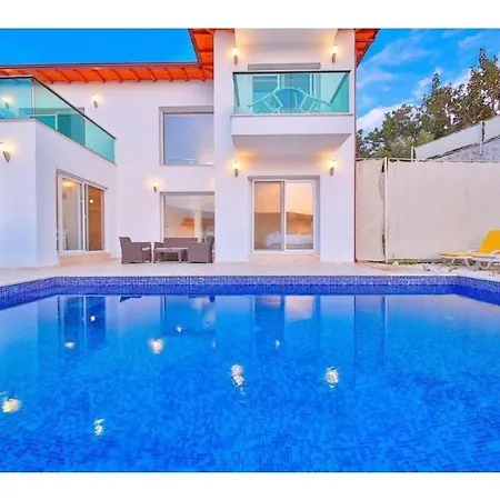 Villa James 3 *